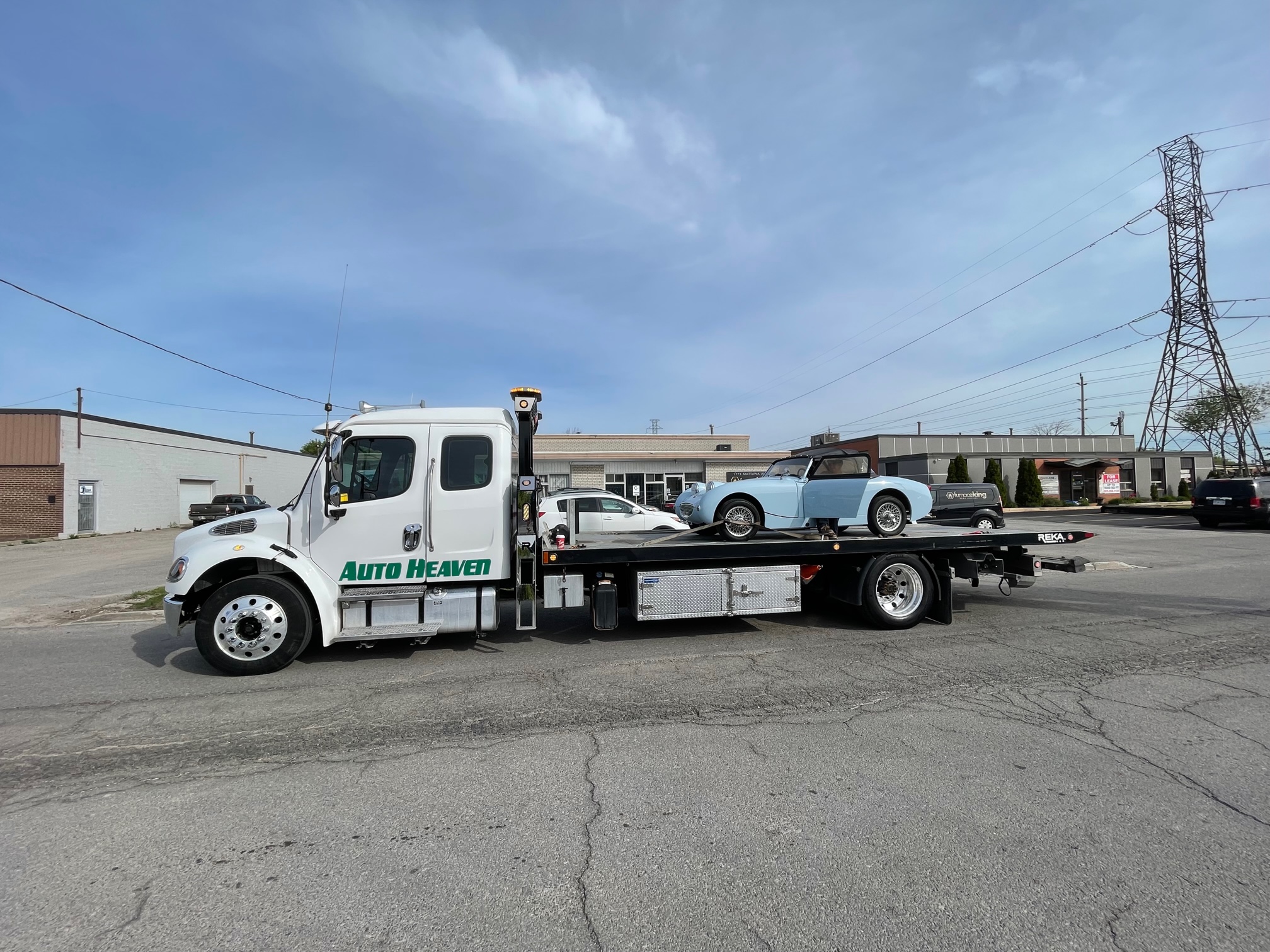 Toronto Flatbed Towing FlatbedTowing.ca